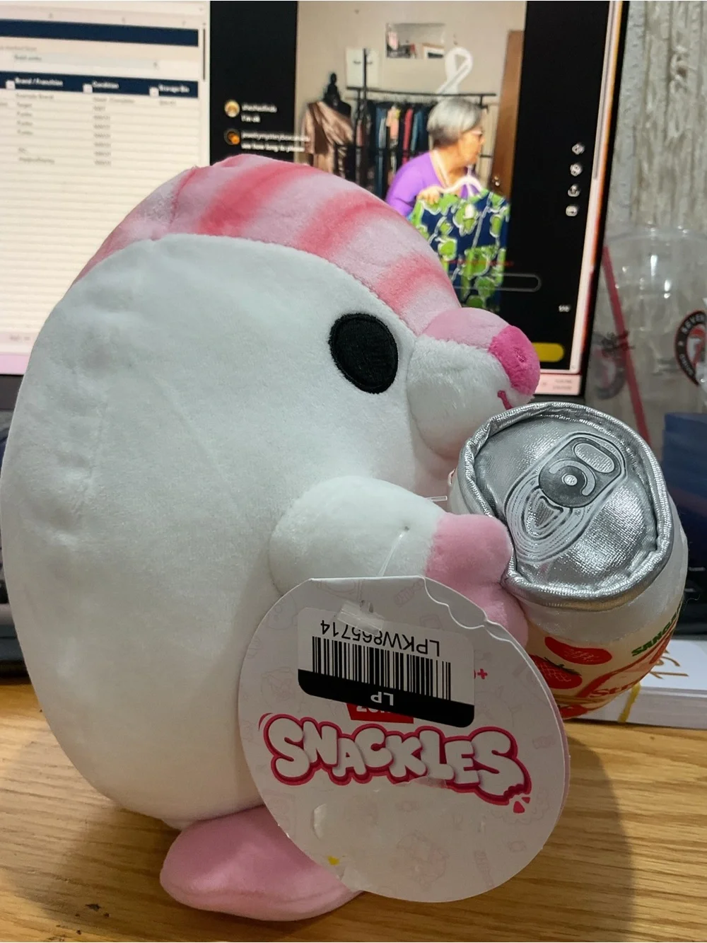 T192 - Snackles Pink Pig Plush w/ Strawberry Milk Can – ZURU NWT